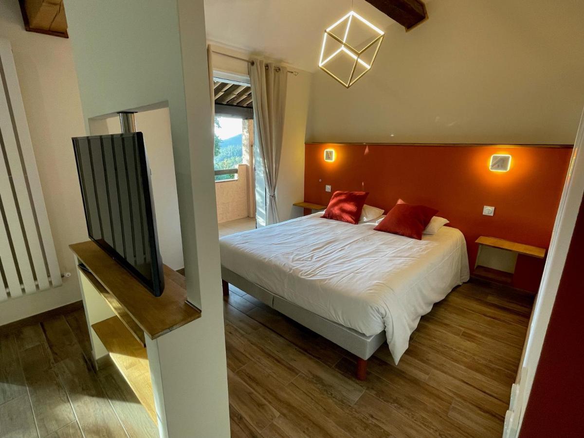 L'Estirado Des Adrets Hotel เลส์อัดเดรต์เดอเลสเตอเรล ภายนอก รูปภาพ